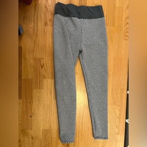 Black & White Textured High-Waist Leggings